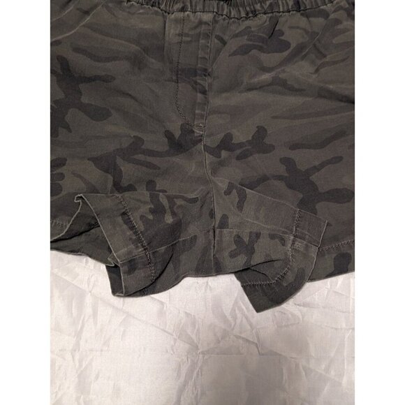 LOFT outlet Women's Size XL Faded Camo Tie Waist Shorts With Pockets - Picture 8 of 13